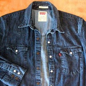 Levi’s Western Slim Fit Men’s Denim Button Up